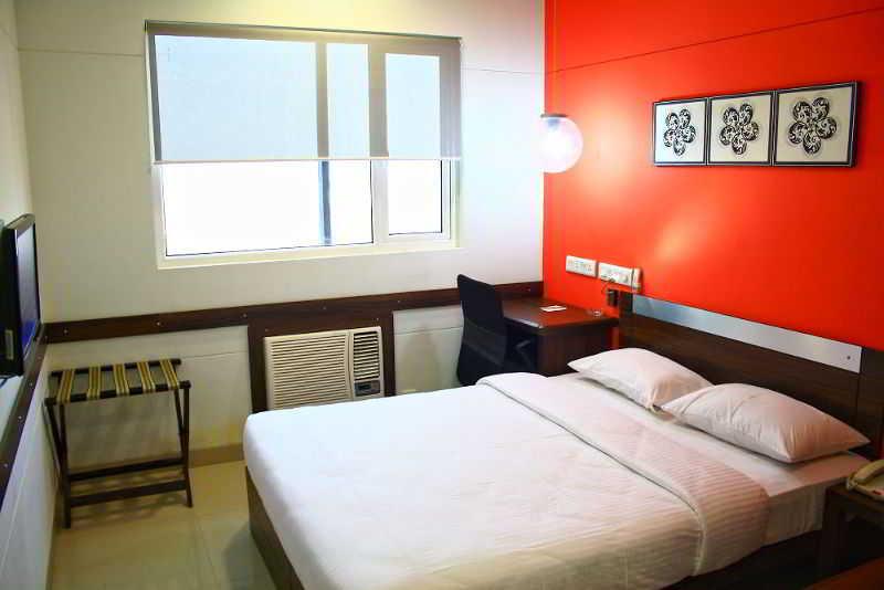 Red Fox Hotel, Csandígarh Kültér fotó