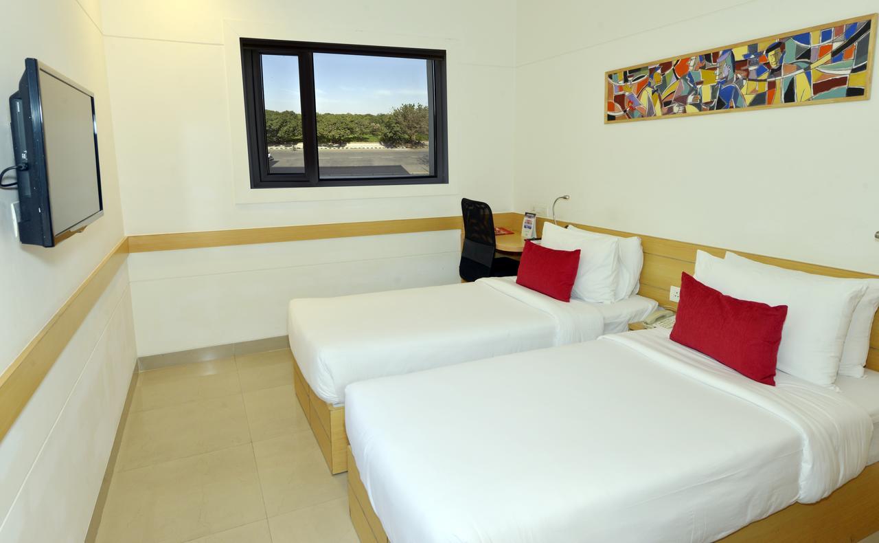 Red Fox Hotel, Csandígarh Kültér fotó