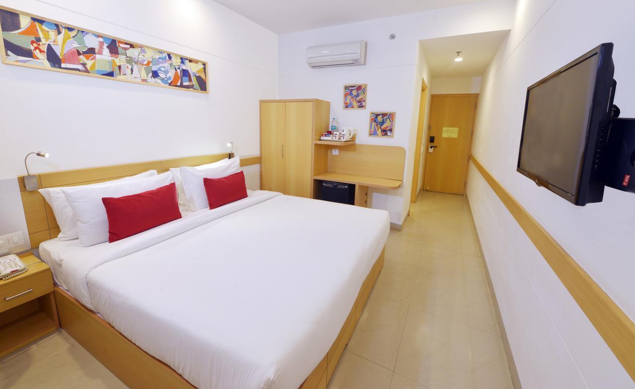Red Fox Hotel, Csandígarh Kültér fotó